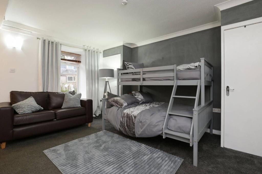 The Grey Getaway * Alyth